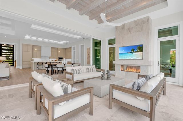 3353 Binnacle DR, Naples, FL 34103