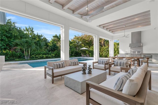 3353 Binnacle DR, Naples, FL 34103