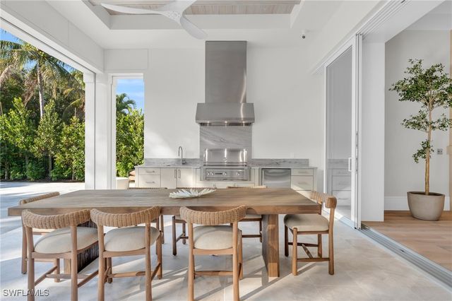 3353 Binnacle DR, Naples, FL 34103