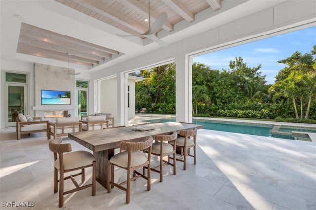 3353 Binnacle DR, Naples, FL 34103