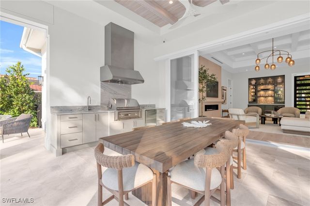 3353 Binnacle DR, Naples, FL 34103