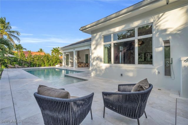 3353 Binnacle DR, Naples, FL 34103