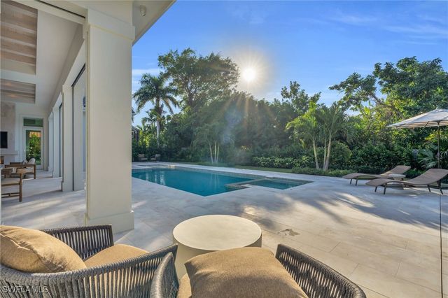 3353 Binnacle DR, Naples, FL 34103