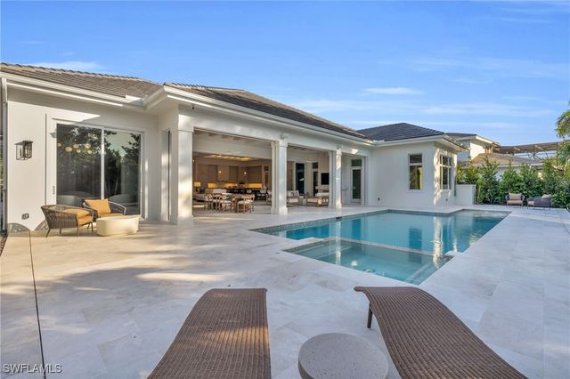 3353 Binnacle DR, Naples, FL 34103