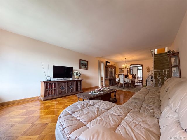6424 80th Avenue, Ridgewood, NY 11385