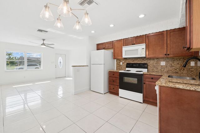 8107 NW 96th Avenue, Tamarac, FL 33321