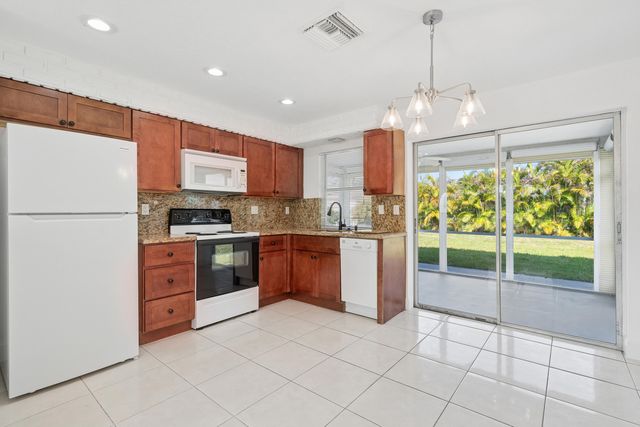 8107 NW 96th Avenue, Tamarac, FL 33321