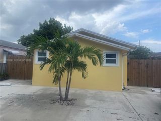 1935 Liberty St 2, Hollywood, FL 33020