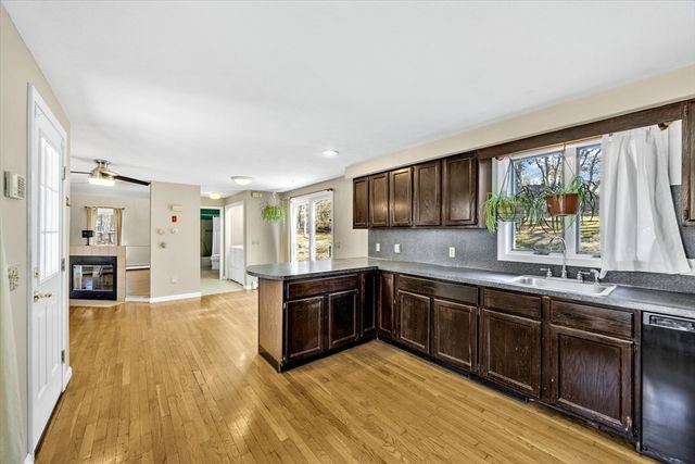 171 Currier Rd, Falmouth, MA 02536