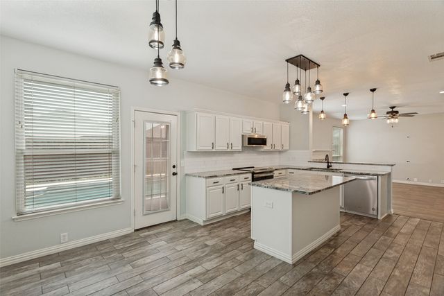 4812 Parkmount Drive, Fort Worth, TX 76137