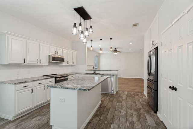 4812 Parkmount Drive, Fort Worth, TX 76137