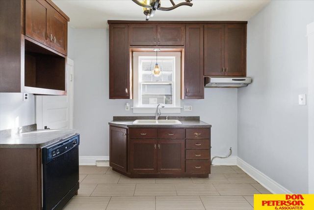 264 N Logan Street, Fremont, NE 68025