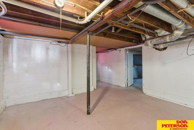 264 N Logan Street, Fremont, NE 68025