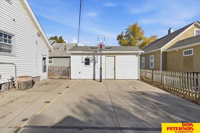 264 N Logan Street, Fremont, NE 68025
