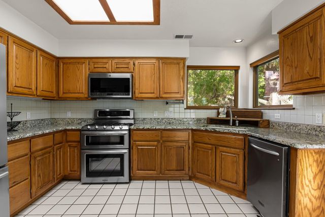 13932 Villa Sandia Place NE, Albuquerque, NM 87112