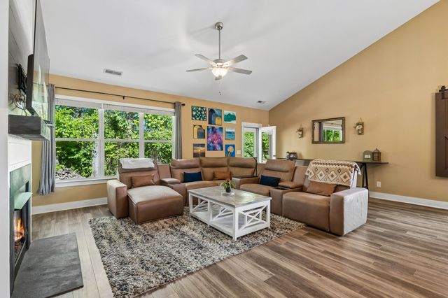 276 Griffin Ln, Gallatin, TN 37066
