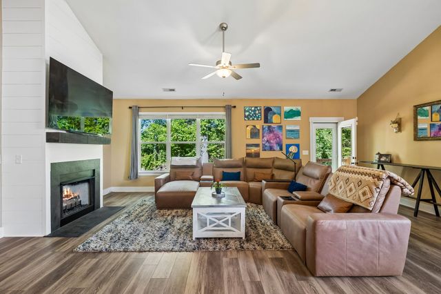 276 Griffin Ln, Gallatin, TN 37066