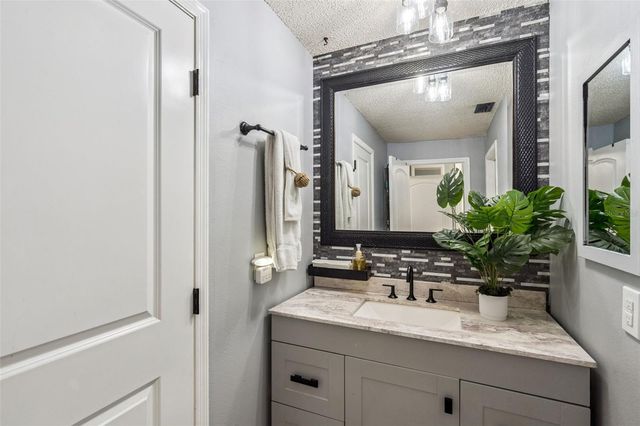 525 7TH STREET NE, Winter Haven, FL 33881