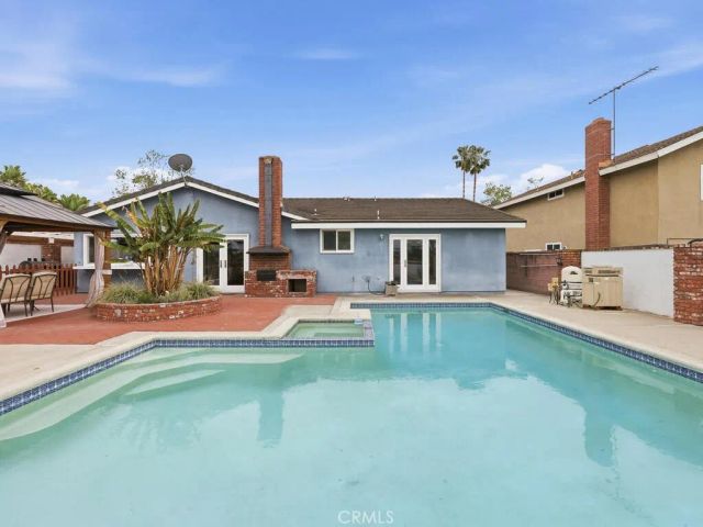 25071 Mawson, Laguna Hills, CA 92653