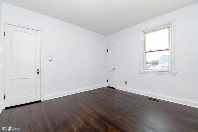 100 S STUART ST, Baltimore, MD 21221