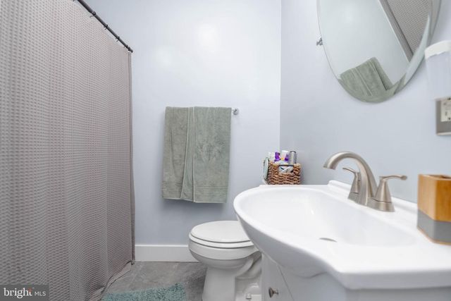 100 S STUART ST, Baltimore, MD 21221