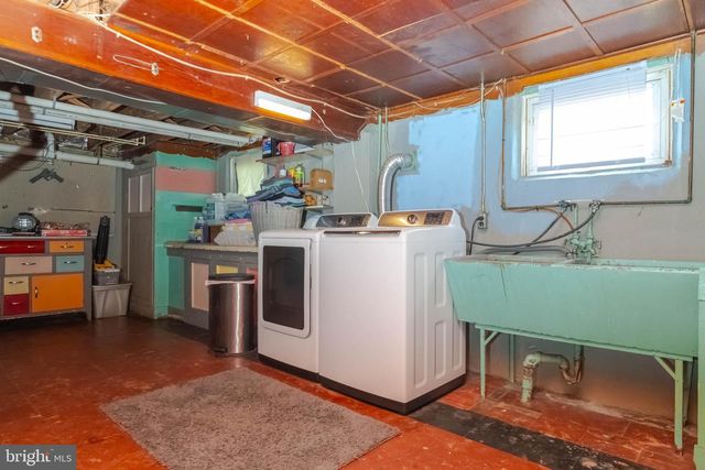 100 S STUART ST, Baltimore, MD 21221