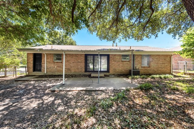 5500 Whitman Avenue, Fort Worth, TX 76133