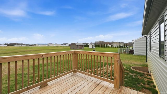 4938 N Cranbrook Road, North Webster, IN 46555