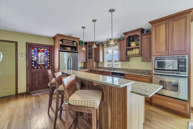 155 Wings Neck Road, Pocasset, MA 02559