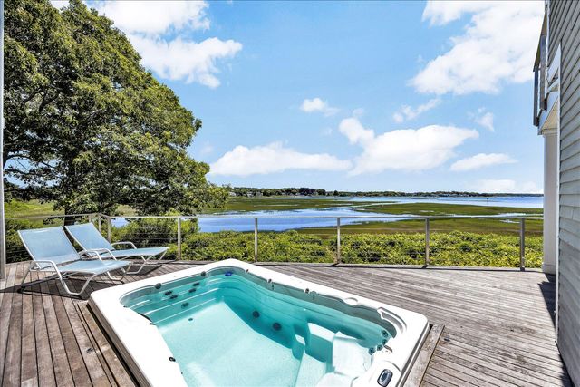 155 Wings Neck Road, Pocasset, MA 02559