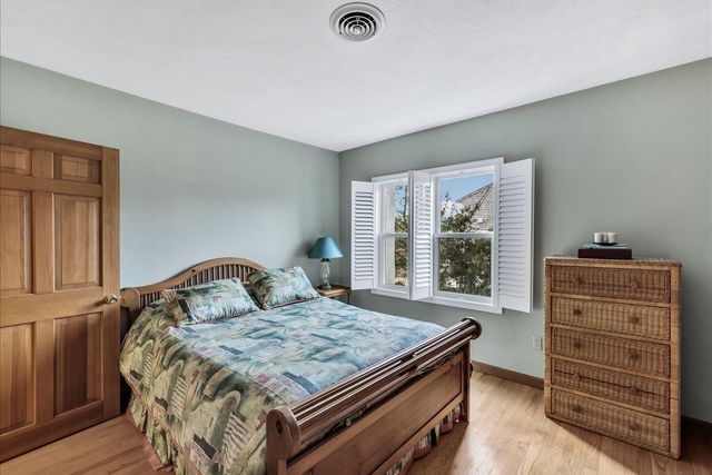 155 Wings Neck Road, Pocasset, MA 02559