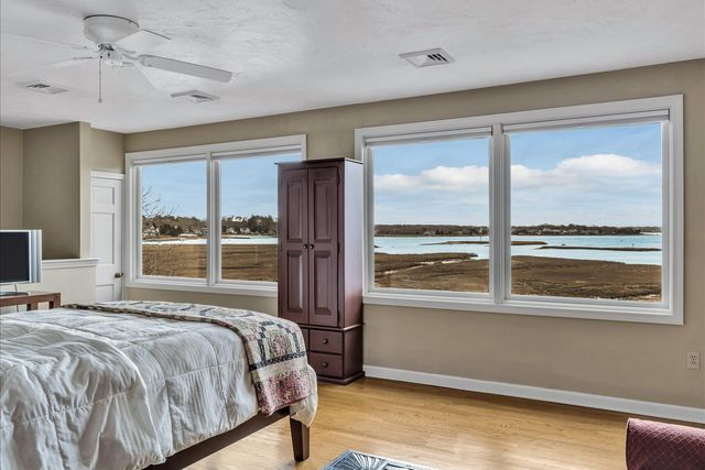 155 Wings Neck Road, Pocasset, MA 02559