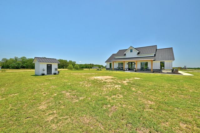 2889 Old McMahan RD, Lockhart, TX 78644