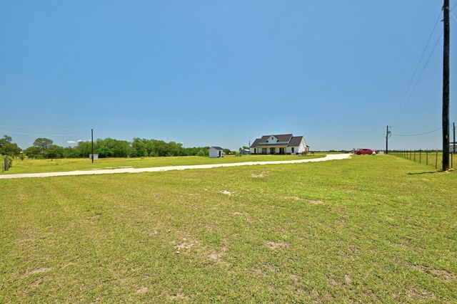2889 Old McMahan RD, Lockhart, TX 78644