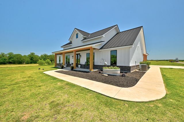 2889 Old McMahan RD, Lockhart, TX 78644