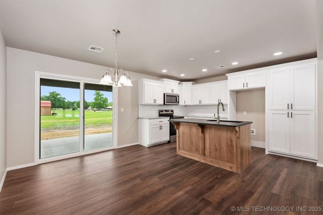 73055 S 262nd Road, Wagoner, OK 74467