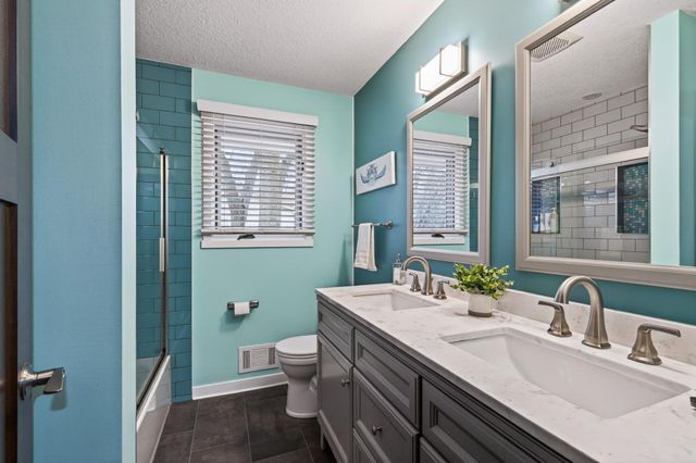 2930 122nd Avenue NW, Coon Rapids, MN 55433