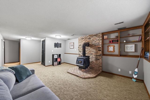 2930 122nd Avenue NW, Coon Rapids, MN 55433