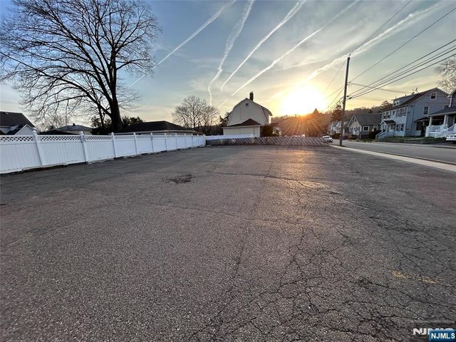 274 Lafayette Avenue, Hawthorne, NJ 07506
