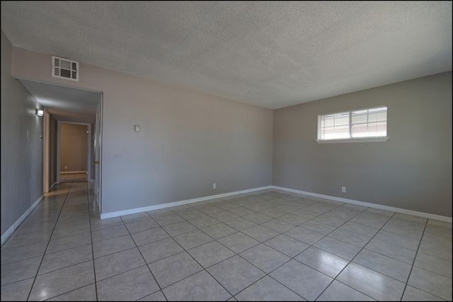 3208 Kirkcaldy Street, El Paso, TX 79925