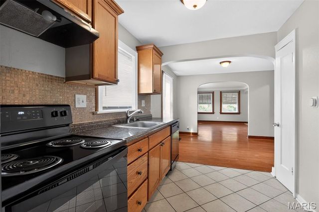 240 S Barat Avenue, St Louis, MO 63135