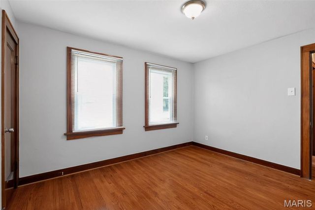 240 S Barat Avenue, St Louis, MO 63135