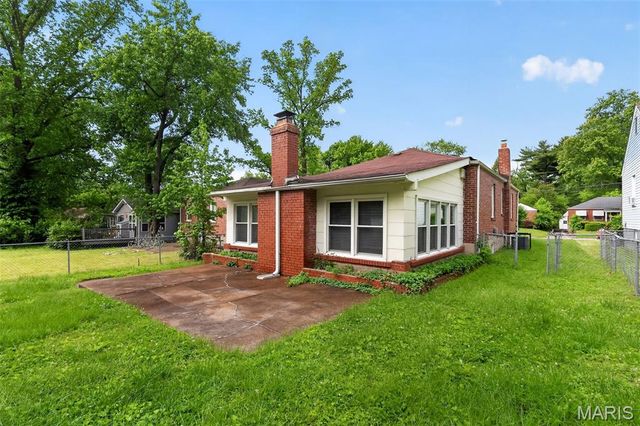 240 S Barat Avenue, St Louis, MO 63135