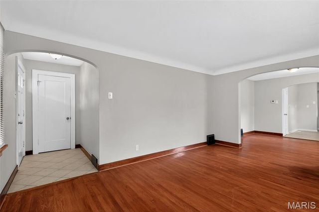240 S Barat Avenue, St Louis, MO 63135