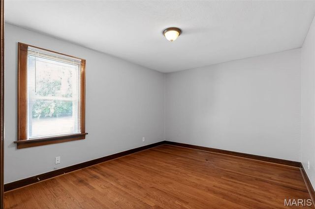 240 S Barat Avenue, St Louis, MO 63135