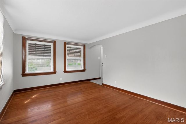 240 S Barat Avenue, St Louis, MO 63135