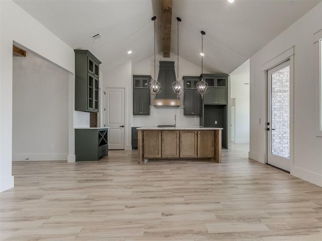 2901 Deer Run Trail, Guthrie, OK 73044