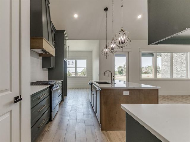 2901 Deer Run Trail, Guthrie, OK 73044