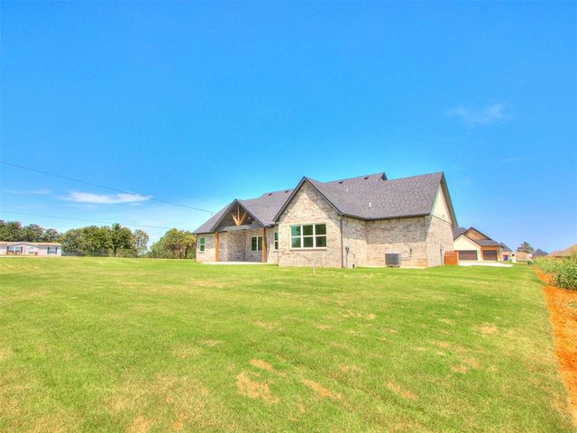 2901 Deer Run Trail, Guthrie, OK 73044