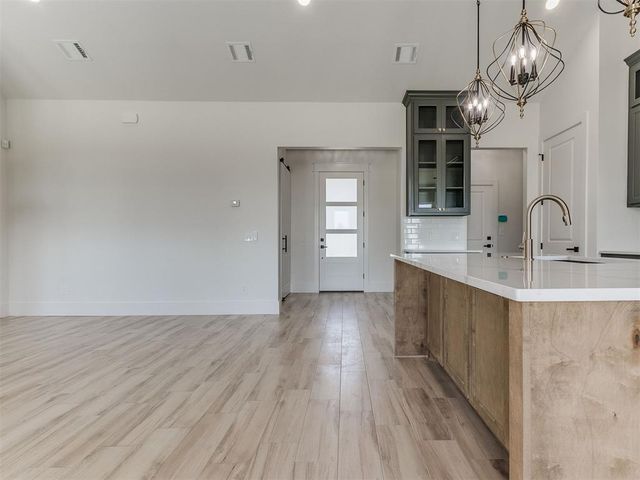 2901 Deer Run Trail, Guthrie, OK 73044